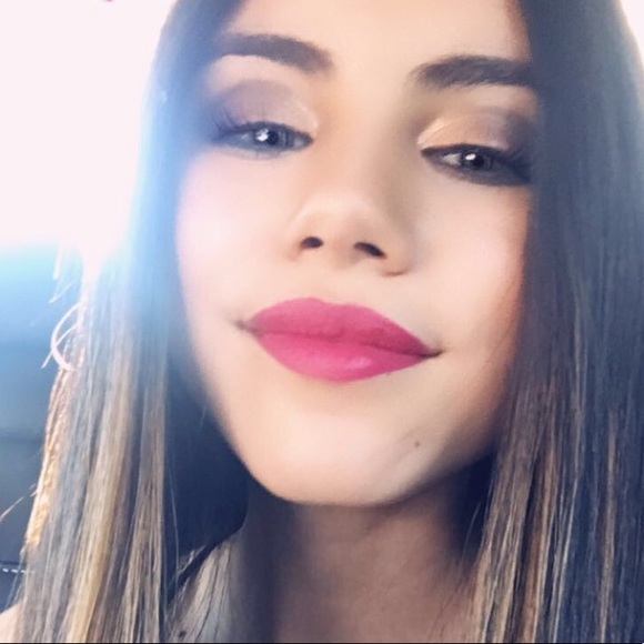 Meet your Posher, Audrey - Picture 1 of 1